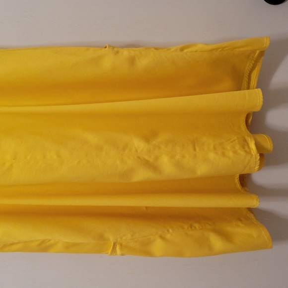 Jessica Simpson,  12, Yellow - Picture 7 of 12